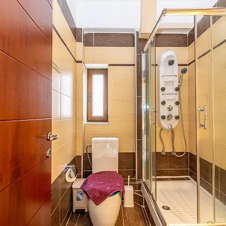 Panoramic View Maisonette In קריופיגי